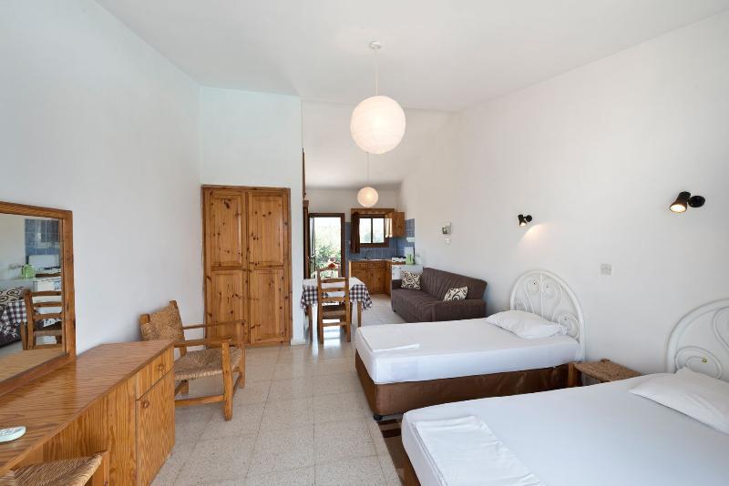 Bare Hill Holiday Village Elea Exterior photo
